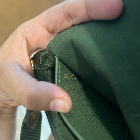 Louis Vuitton Monogram Felicie Strap - Picture 3 of 8